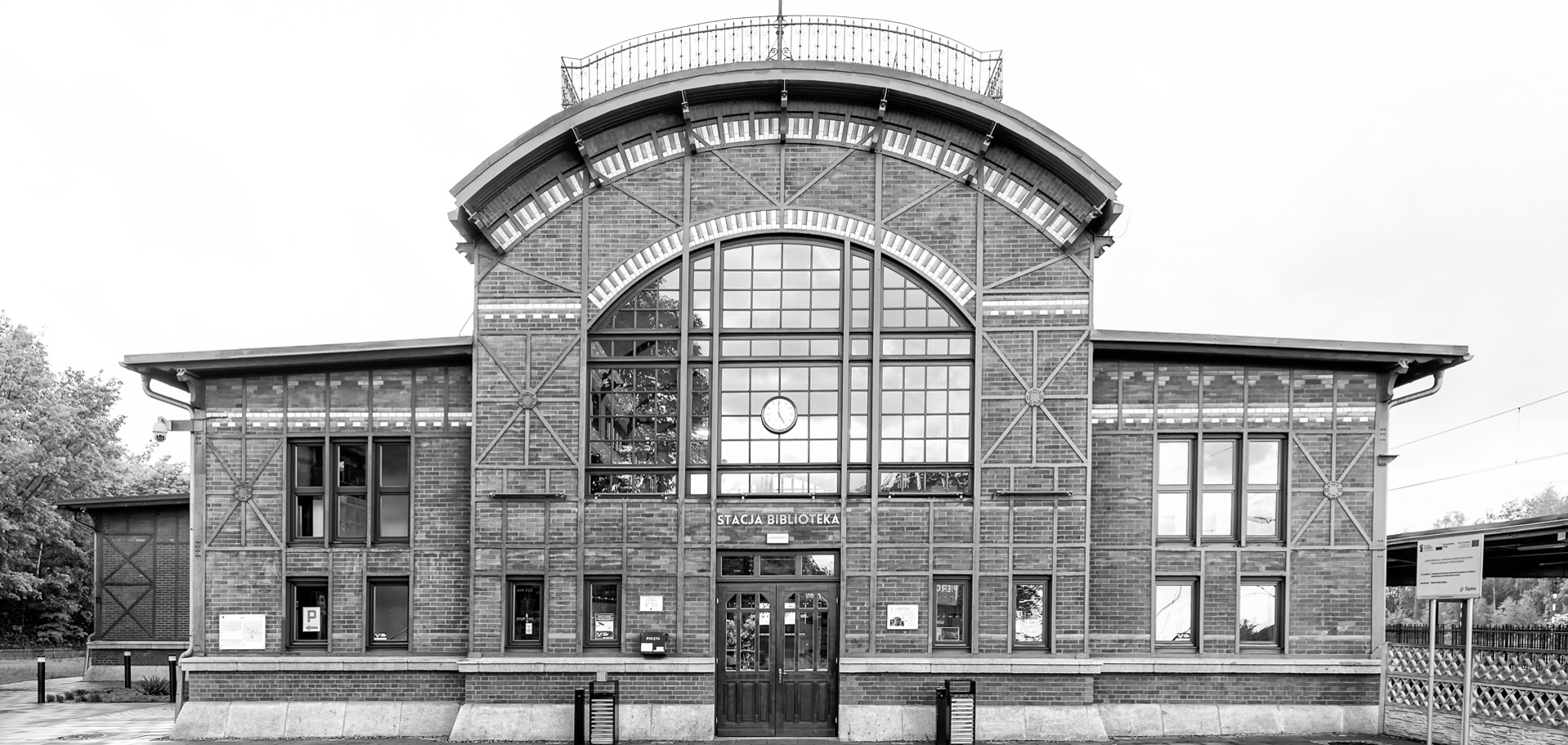 Bahnhof & Bibliothek, Chebzie